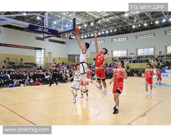 山东男篮迎战美国明星队展现篮球魅力与实力的巅峰对决