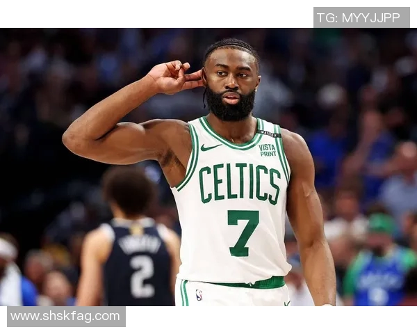 杰伦布朗：从新星到领袖的成长之路与篮球哲学探讨