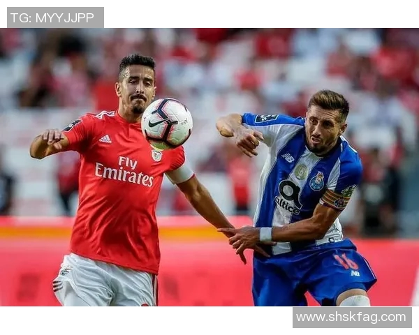 伊布与范戴克的巅峰对决谁能在球场上笑到最后