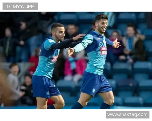 吉灵汉姆与克劳利的激烈对决谁能在这场较量中胜出