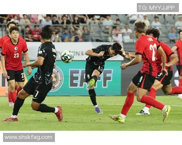 琉球足球队迎战太阳神球队展开激烈对决，争夺宝贵积分与荣誉