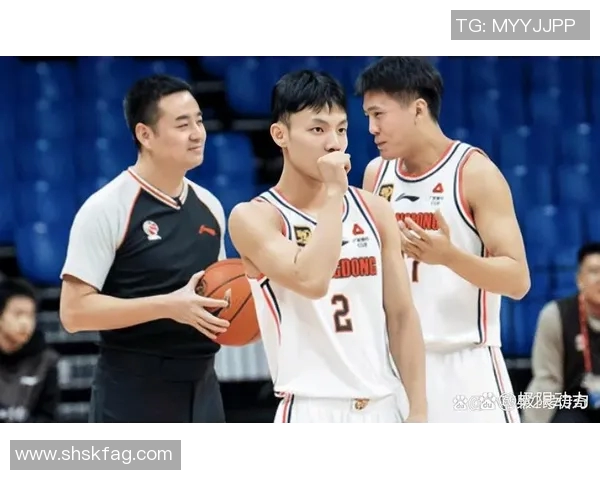 CBA精彩对决回顾广东队与吉林队的巅峰对抗录像分析 CBA精彩对决回顾广东队与吉林队的巅峰对抗录像分析