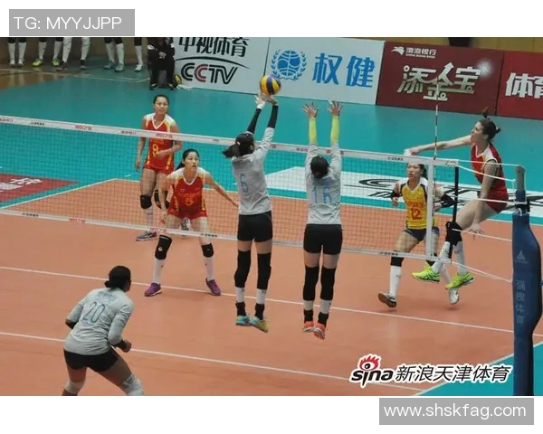 北汽女排与八一女排巅峰对决精彩回顾与赛场亮点分析 北汽女排与八一女排巅峰对决精彩回顾与赛场亮点分析