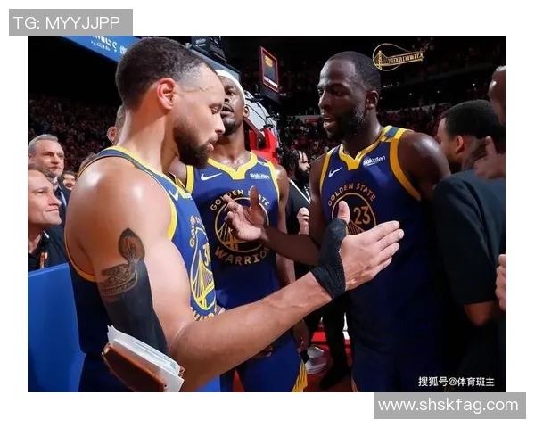 德雷蒙德格林:勇士队的防守核心与全能战术大师 德雷蒙德格林:勇士队的防守核心与全能战术大师